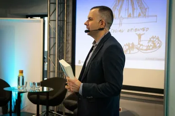 Wykłady i panel dyskusyjny w Starej Elektrowni - II Ostrowskie Forum Bibliotekarzy (zdjęcia) 