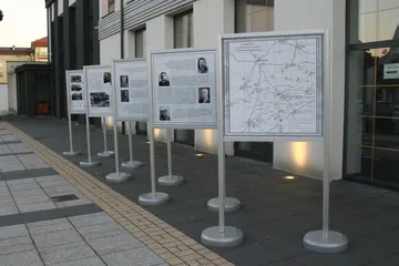 Spotkanie z prof. Adamem Dobrońskim i otwarcie wystawy plenerowej pt. "Śladami Podchorążych" (zdjęcia)