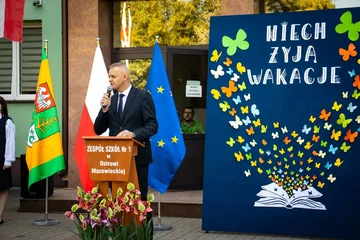 Nadeszły wakacje. Uczniowie "Rubinka" zakończyli rok szkolny (zdjęcia)
