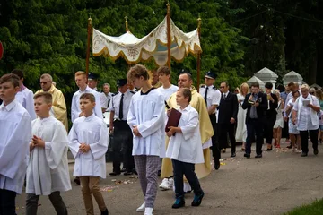 Procesja Bożego Ciała w parafii pw. św. Jozafata w Komorowie (zdjęcia)