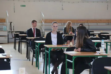 Matura z matematyki w ostrowskim "Koperniczku" (zdjęcia)