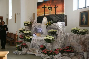 Groby Pańskie w ostrowskich parafiach (zdjęcia)