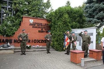 Mieszkańcy Ostrowi Mazowieckiej uczcili pamięć bohaterów Powstania Warszawskiego 