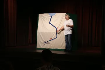 Pierwszy w ramach cyklu niedzielnych spotkań teatralnych spektakl w Bibliotece Publicznej w Broku (zdjęcia)