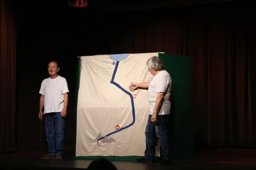 Pierwszy w ramach cyklu niedzielnych spotkań teatralnych spektakl w Bibliotece Publicznej w Broku (zdjęcia)