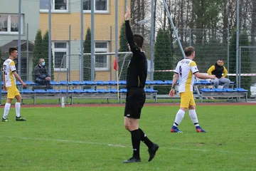 Status quo na górze. Derby na remis