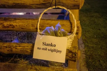 Bożonarodzeniowa szopka ozdobiła plac w Broku (zdjęcia)