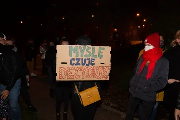 Strajk kobiet w Ostrowi Mazowieckiej. Skandaliczne zachowanie części uczestników (zdjęcia, wideo)
