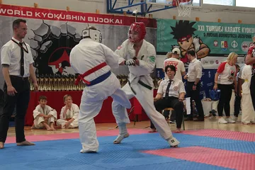 Ostrowski Klub Karate Kyokushinkai na turniej w Józefowie (zdjęcia)