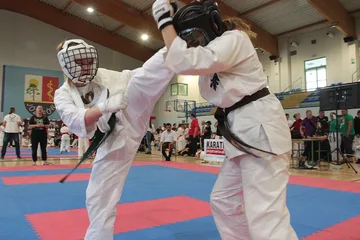 Ostrowski Klub Karate Kyokushinkai na turniej w Józefowie (zdjęcia)