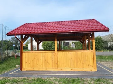 Nowe wiaty przystankowe w Gminie Zaręby Kościelne (zdjęcia)
