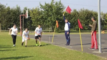 Sztafetowe biegi przełajowe w ZPPO w Broku (zdjęcia)