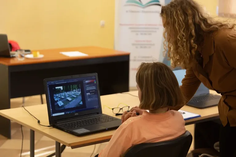 Warsztaty graficzne zorganizowane przez MBP (zdjęcia)