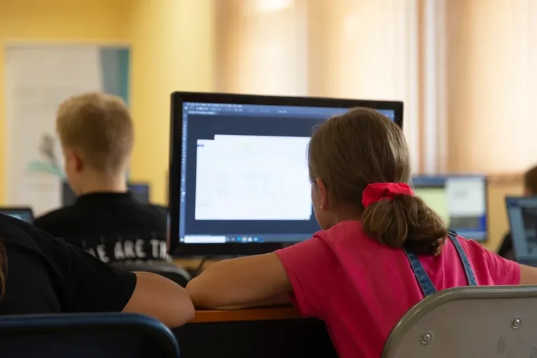 Warsztaty graficzne zorganizowane przez MBP (zdjęcia)