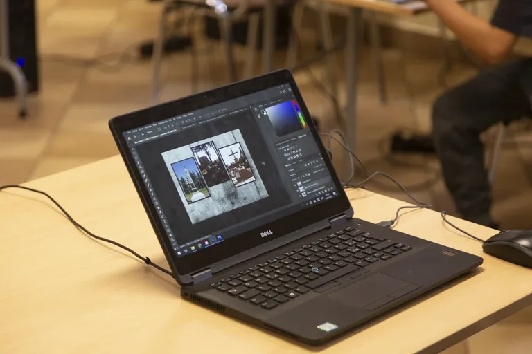 Warsztaty graficzne zorganizowane przez MBP (zdjęcia)