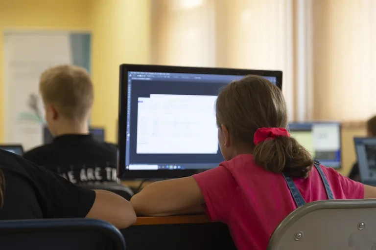 Warsztaty graficzne zorganizowane przez MBP (zdjęcia)