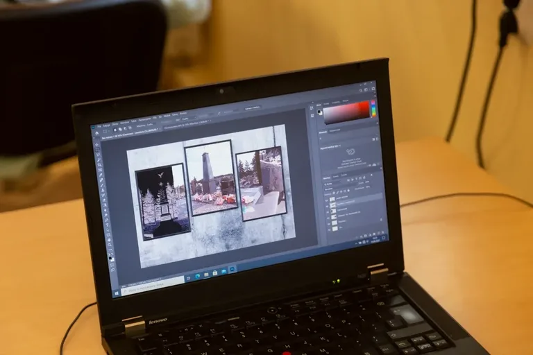 Warsztaty graficzne zorganizowane przez MBP (zdjęcia)