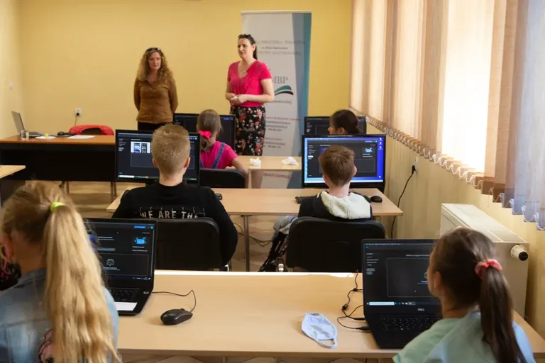 Warsztaty graficzne zorganizowane przez MBP (zdjęcia)