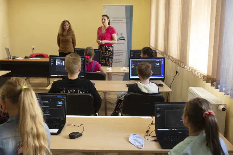 Warsztaty graficzne zorganizowane przez MBP (zdjęcia)