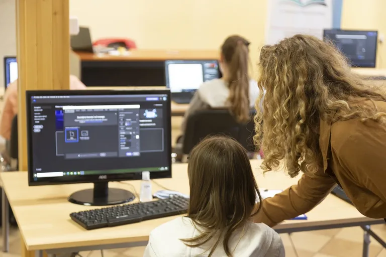 Warsztaty graficzne zorganizowane przez MBP (zdjęcia)