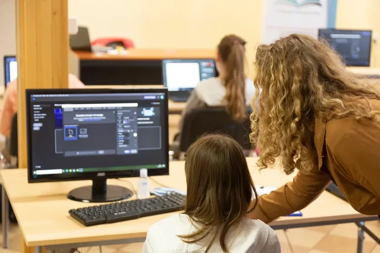 Warsztaty graficzne zorganizowane przez MBP (zdjęcia)