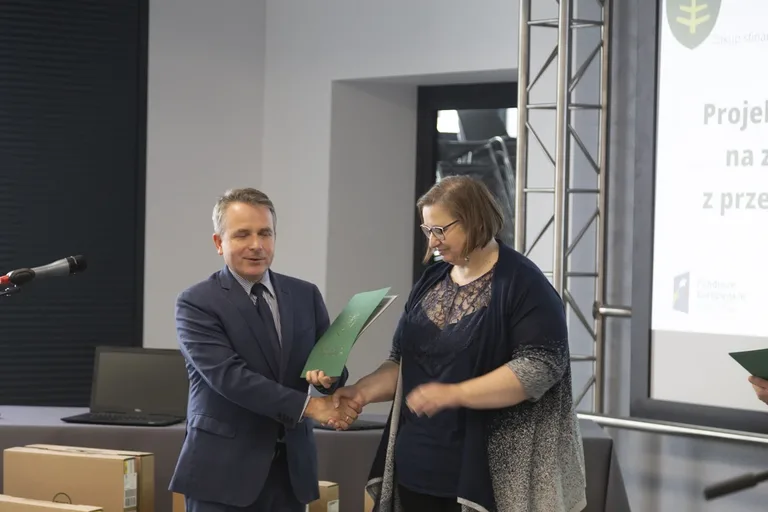 Zdalna szkoła + w Ostrowi Mazowieckiej (zdjęcia)