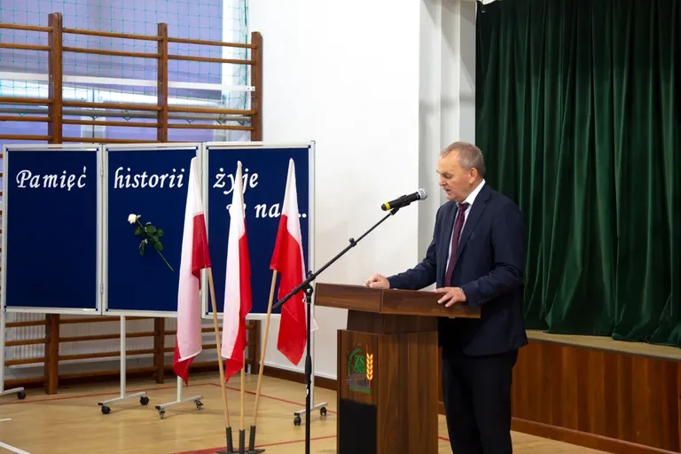 Uczniowie z Lubiejewa rozpoczęli rok szkolny (zdjęcia)