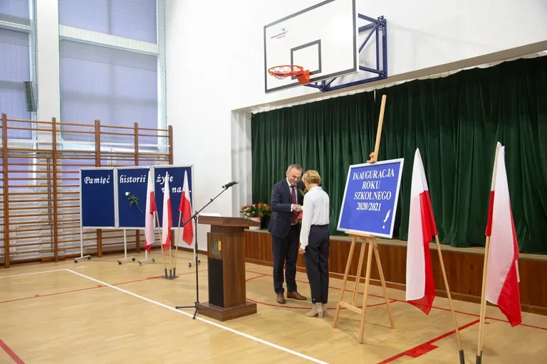 Uczniowie z Lubiejewa rozpoczęli rok szkolny (zdjęcia)