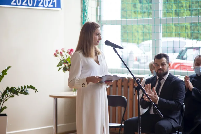 Rozpoczęcie roku szkolnego w "czwórce" (zdjęcia, wideo)