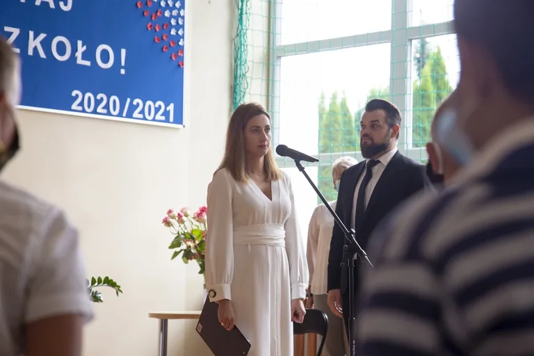 Rozpoczęcie roku szkolnego w "czwórce" (zdjęcia, wideo)