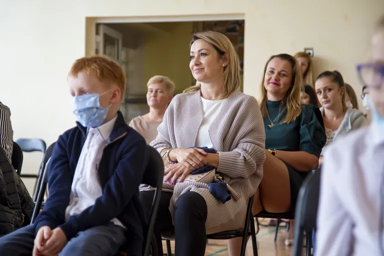 Rozpoczęcie roku szkolnego w "czwórce" (zdjęcia, wideo)