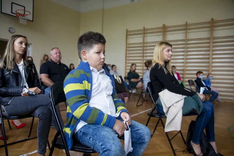 Rozpoczęcie roku szkolnego w "czwórce" (zdjęcia, wideo)