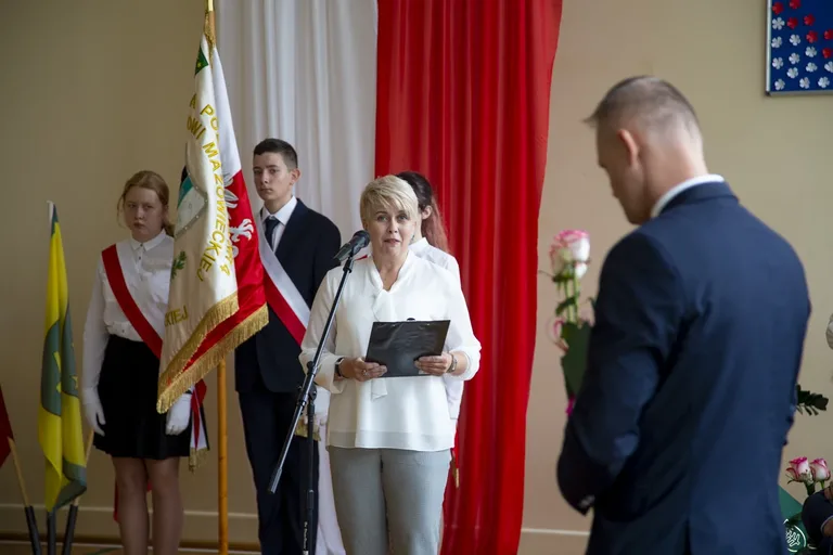 Rozpoczęcie roku szkolnego w "czwórce" (zdjęcia, wideo)