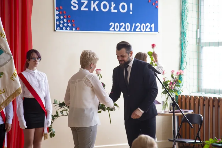 Rozpoczęcie roku szkolnego w "czwórce" (zdjęcia, wideo)