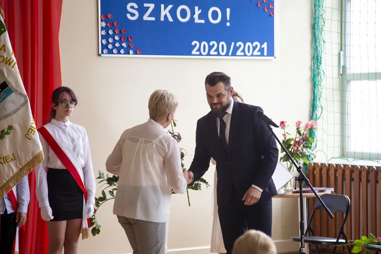 Rozpoczęcie roku szkolnego w "czwórce" (zdjęcia, wideo)