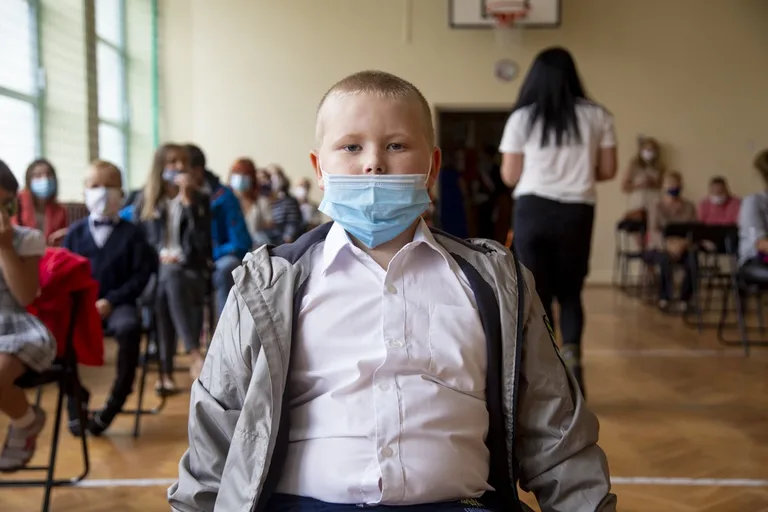 Rozpoczęcie roku szkolnego w "czwórce" (zdjęcia, wideo)