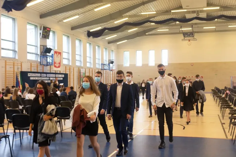 Powitanie roku szkolnego 2020/2021 w Koperniku (zdjęcia)