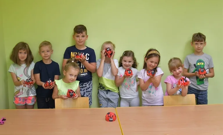 Biblioteka w Broku - wakacyjne zajęcia dla dzieci (zdjęcia)