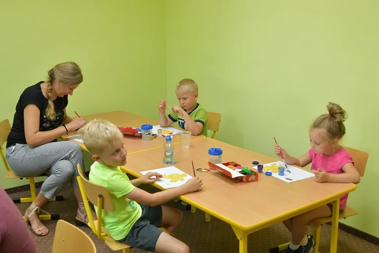 Biblioteka w Broku - wakacyjne zajęcia dla dzieci (zdjęcia)