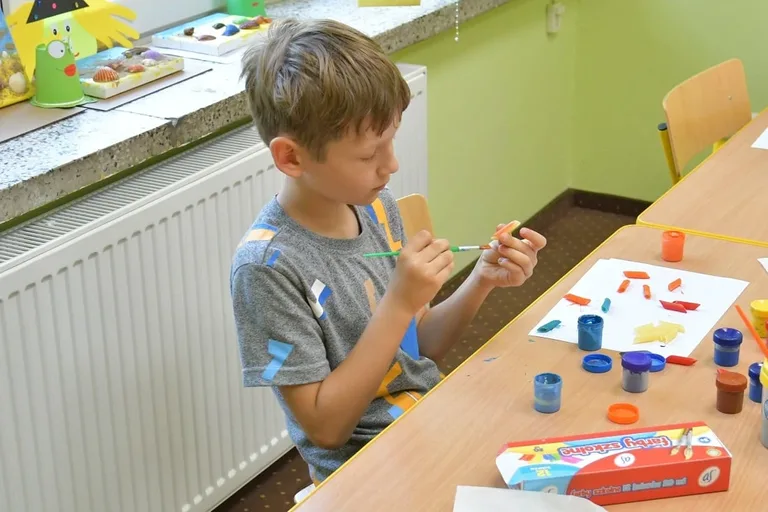 Biblioteka w Broku - wakacyjne zajęcia dla dzieci (zdjęcia)