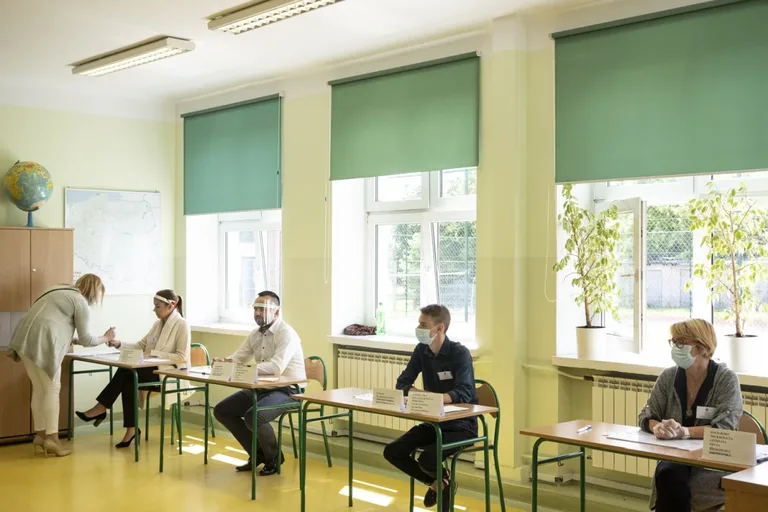 Frekwencja do godziny 12.00 w wyborach prezydenckich w powiecie ostrowskim
