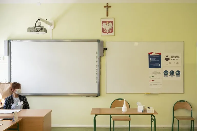 Frekwencja do godziny 12.00 w wyborach prezydenckich w powiecie ostrowskim