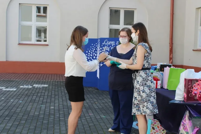 Pożegnanie uczniów w ostrowskiej "jedynce" (zdjęcia)