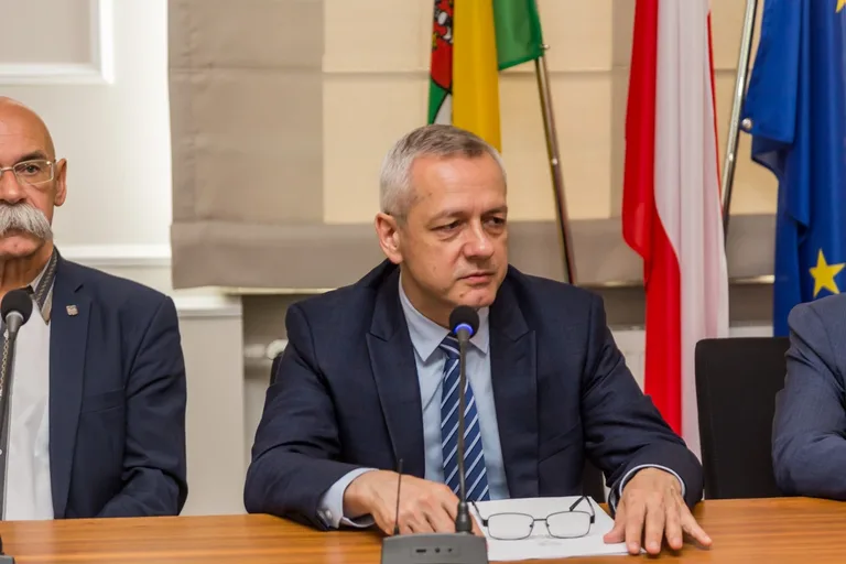 "Tarcza dla samorządów". Minister cyfryzacji przedstawił program (zdjęcia, wideo)