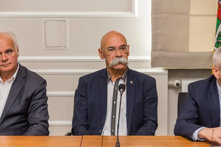 "Tarcza dla samorządów". Minister cyfryzacji przedstawił program (zdjęcia, wideo)