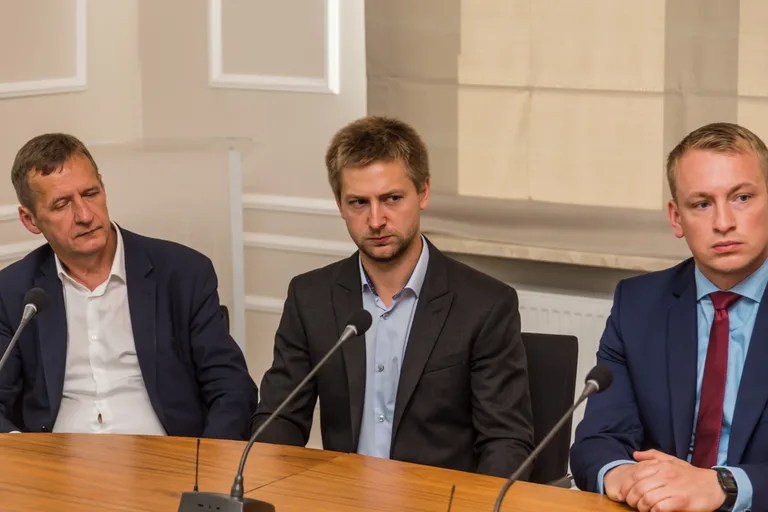 "Tarcza dla samorządów". Minister cyfryzacji przedstawił program (zdjęcia, wideo)