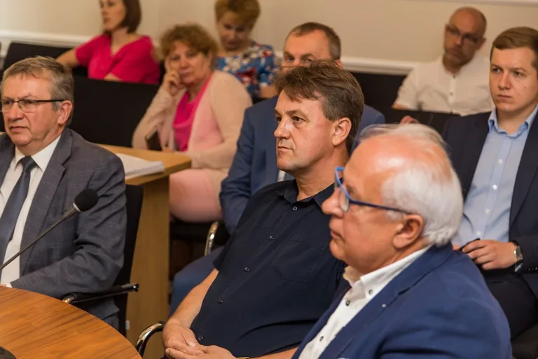 "Tarcza dla samorządów". Minister cyfryzacji przedstawił program (zdjęcia, wideo)