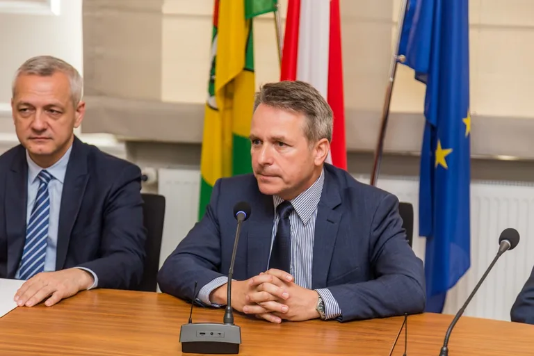"Tarcza dla samorządów". Minister cyfryzacji przedstawił program (zdjęcia, wideo)