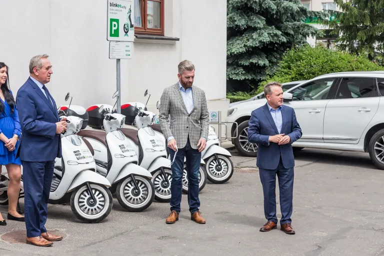 Kolejny sezon ze skuterami elektrycznymi (zdjęcia)