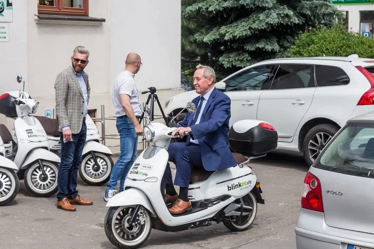 Kolejny sezon ze skuterami elektrycznymi (zdjęcia)